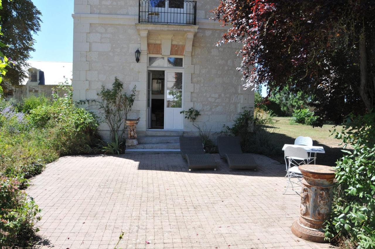 La Terrasse de L'Orangerie du Château - Art Nouveau - GITE 2 Personnes Brain-sur-Allonnes Extérieur photo
