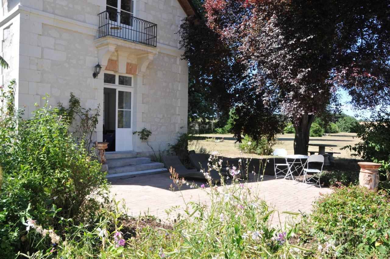 La Terrasse de L'Orangerie du Château - Art Nouveau - GITE 2 Personnes Brain-sur-Allonnes Extérieur photo