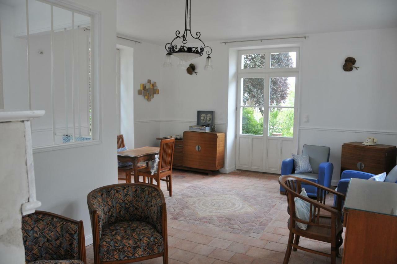 La Terrasse de L'Orangerie du Château - Art Nouveau - GITE 2 Personnes Brain-sur-Allonnes Extérieur photo